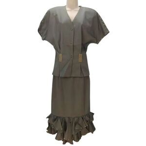 Le Monde VINTAGE Women's Size Large Petite 2 Pc Olive Skirt Set.